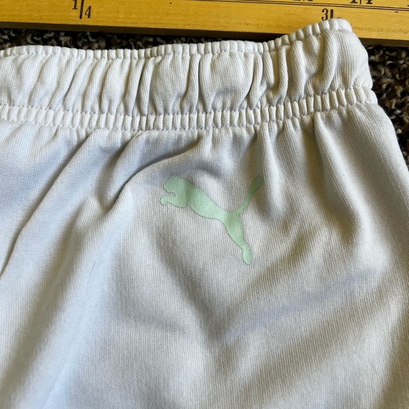 Puma White Athletic Shorts with Elastic Waistband - Picture 4 of 6